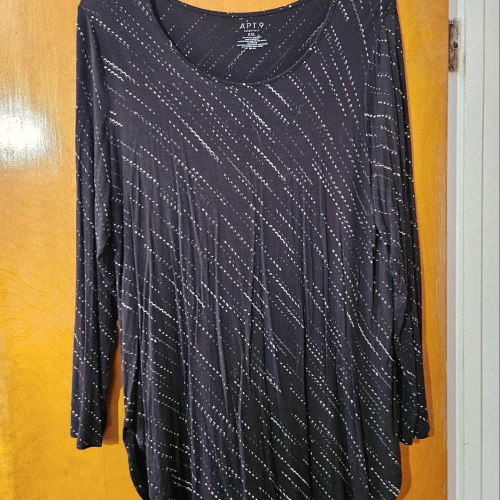Apt. 9 Women's Black Top with White Pattern